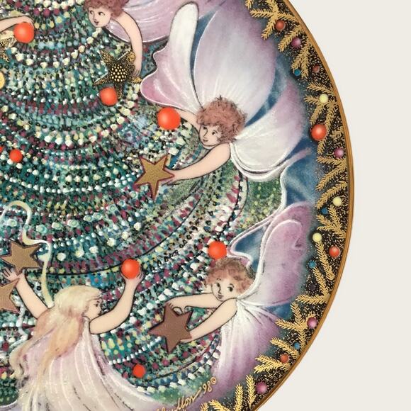 Anna Perenna Christmas Angels 8” Porcelain Plate Magic Collection 1998 - Picture 5 of 7